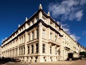 Dette kjennemerket fra det tidlige 19. århundre på Boulevard de Waterloo 100-103 i Brussel’s sentrum, vil tjene de åndelige behovene hos folk i dette samfunnet og de i hele Europa.