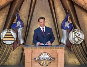 David Miscavige, kirkelig leder av Scientologi-religionen, stod for åpningsseremonien av Scientologikirken Dallas hvor han sa at Texas’ drømmer om åndelig frihet ville bli virkeligjjort.